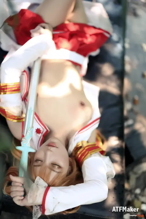 cutie-pie-cute-ATFM-Tsubaki-cosplay-Yuuki-Asuna---Sword-Art-Online-leaked.webp