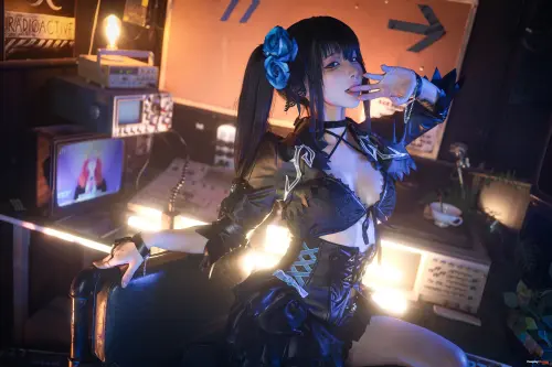 COSER-naughty-Chun-Momo---Black-Rock-Shooter-pic-leak-sexy.webp